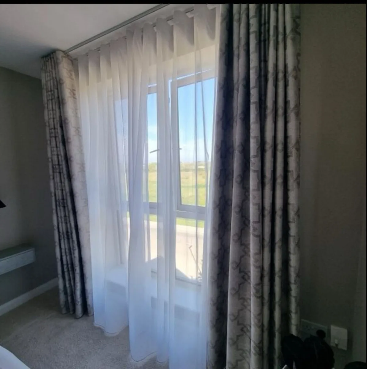 Curtains - Image 3