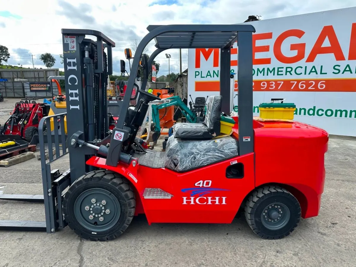 NEW HCHI 4 TON  FORKLIFT with fork positioner - Image 2