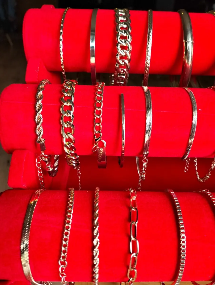 Gold bracelets €5 - Image 2