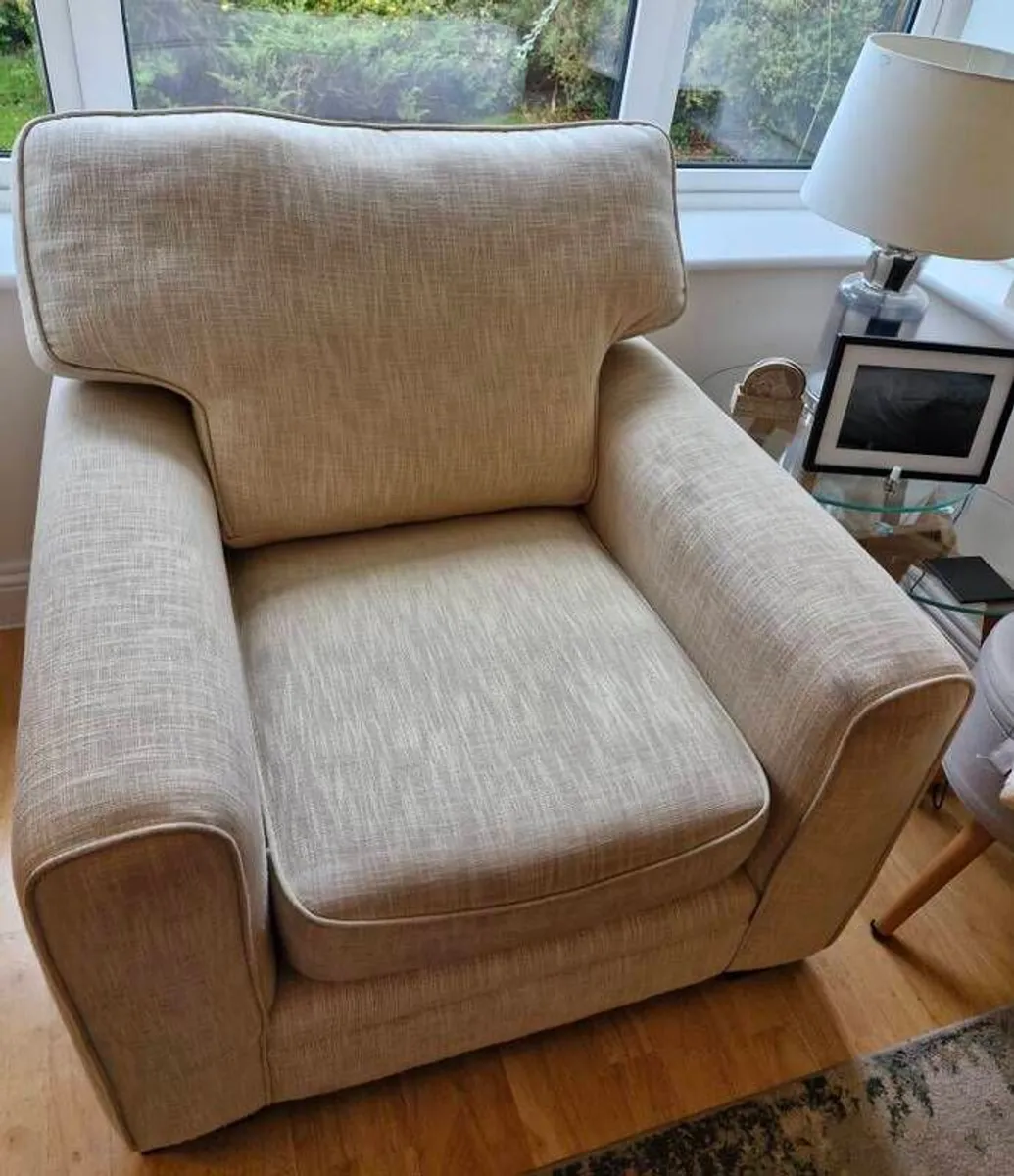 2 & 3 Seater Suite with 2 Armchairs & Footstool - Image 3