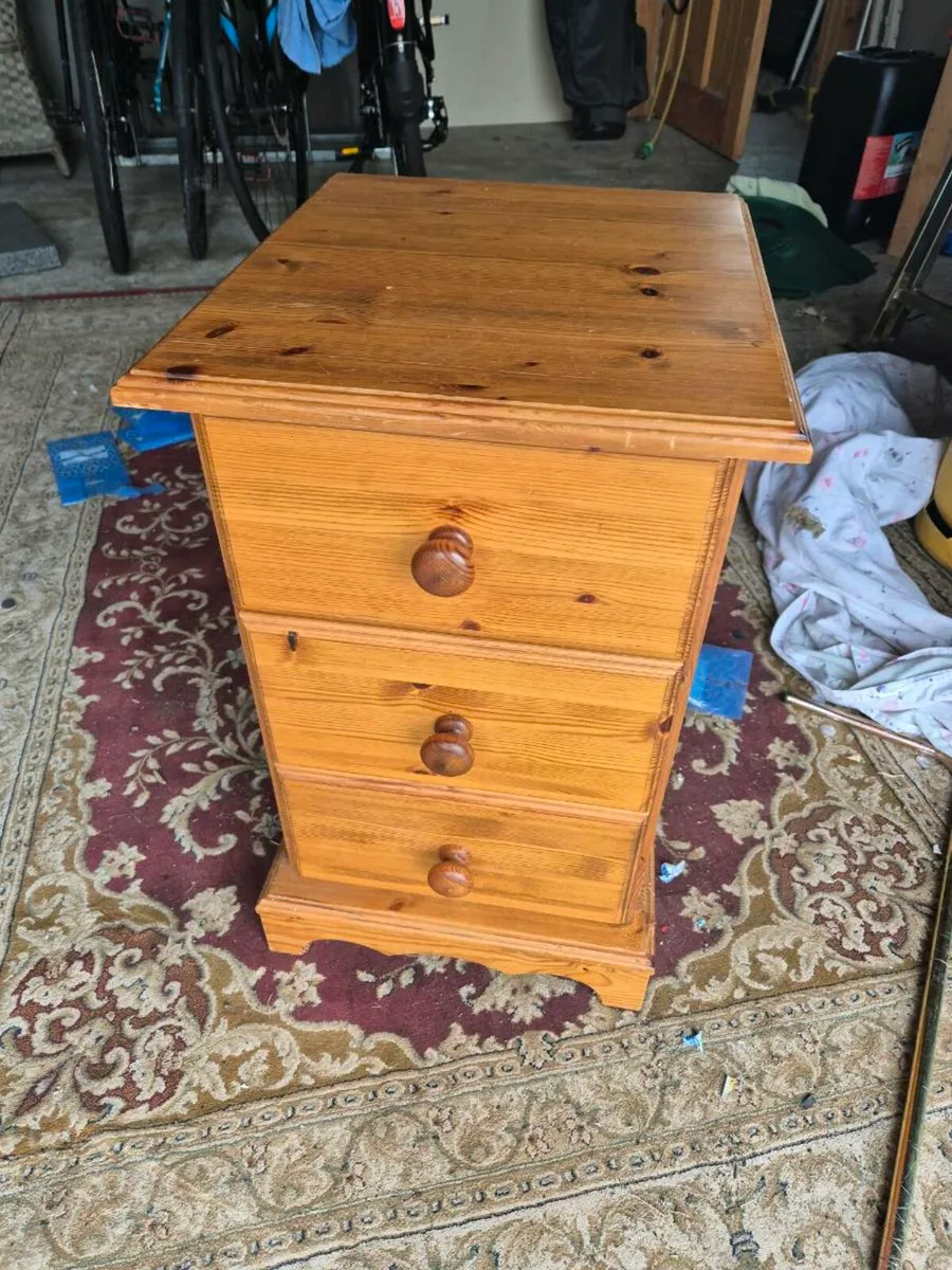 Bedside locker. - Image 1