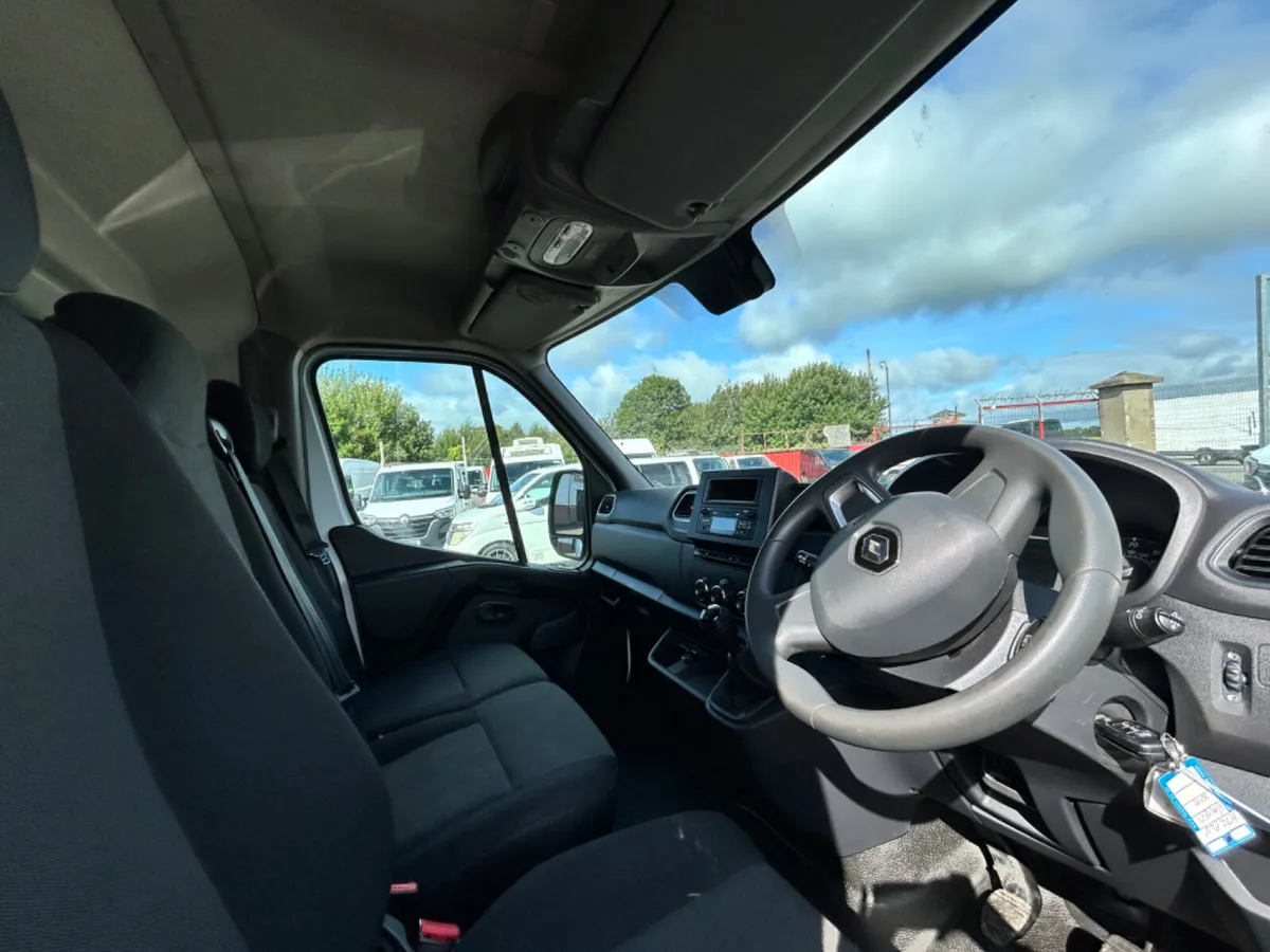 Renault Master 2022 - Image 2