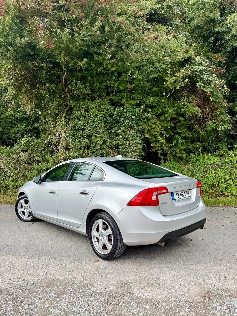2012 VOLVO S60 automatic like new, nct tax - Image 3