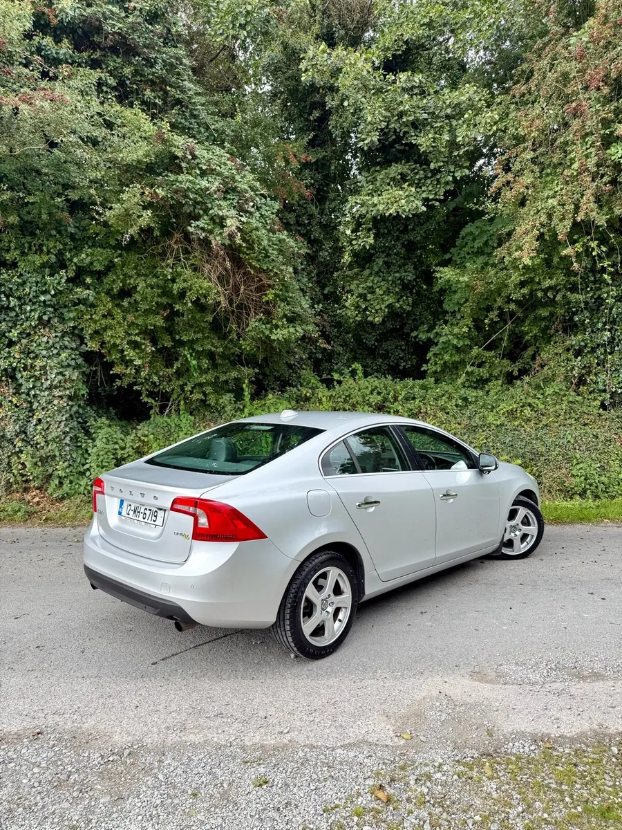 2012 VOLVO S60 automatic like new, nct tax - Image 4