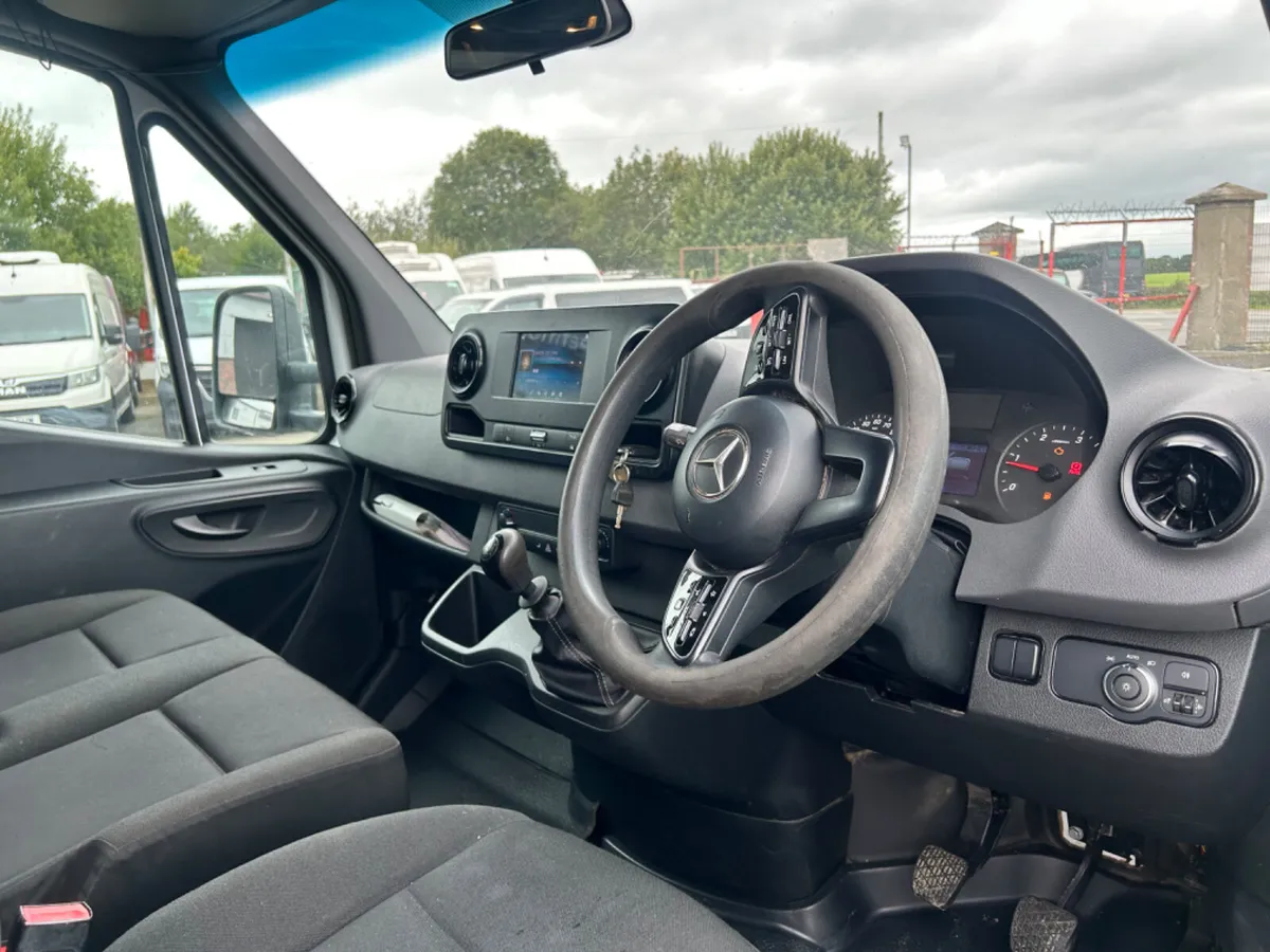 Mercedes-Benz Sprinter 2019 - Image 2