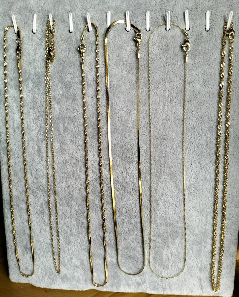 Gold Necklace €10 - Image 1