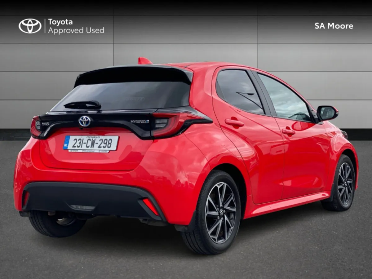 Toyota Yaris HYBRID LUNA SPORT - Image 2