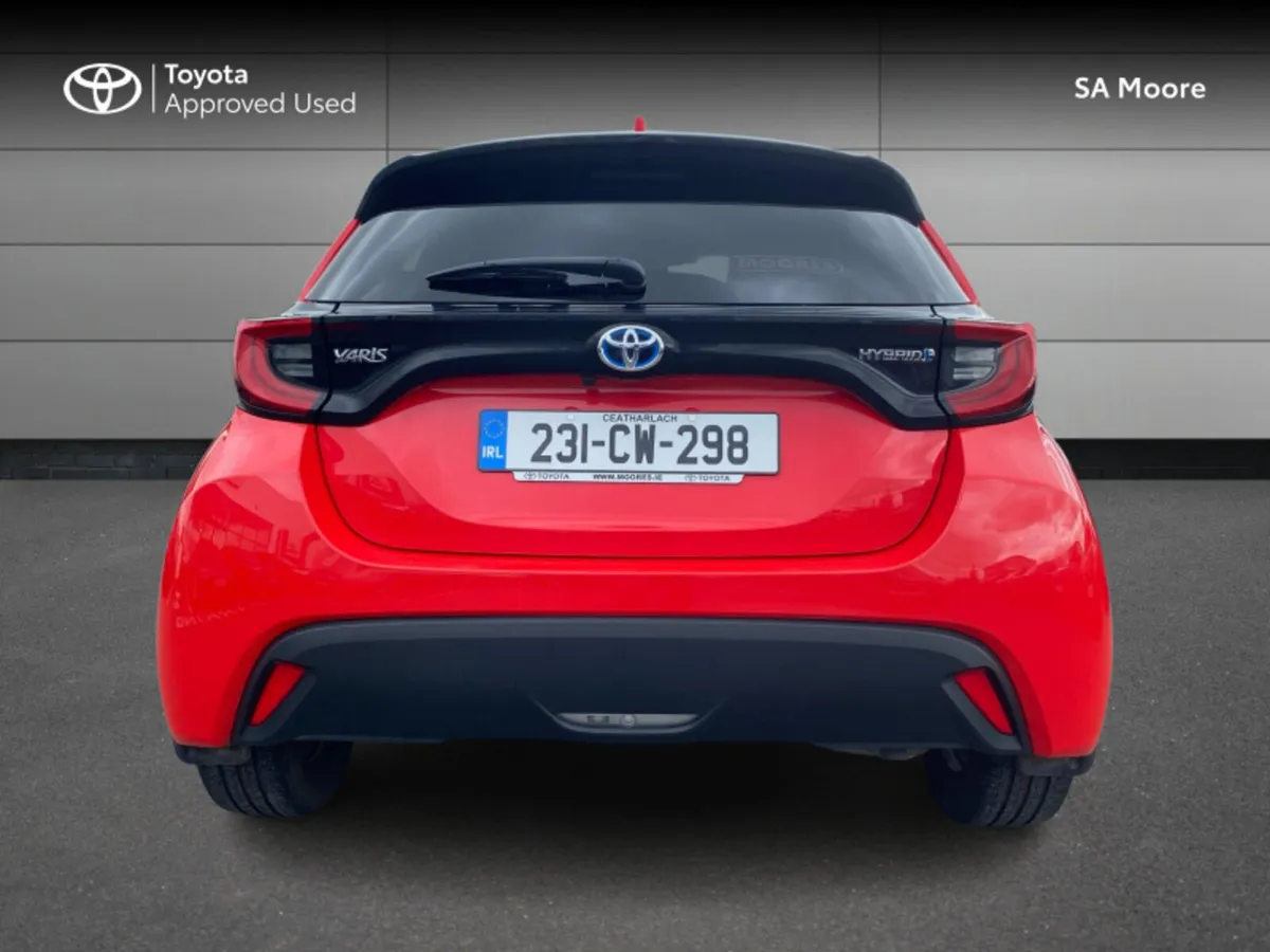 Toyota Yaris HYBRID LUNA SPORT - Image 4