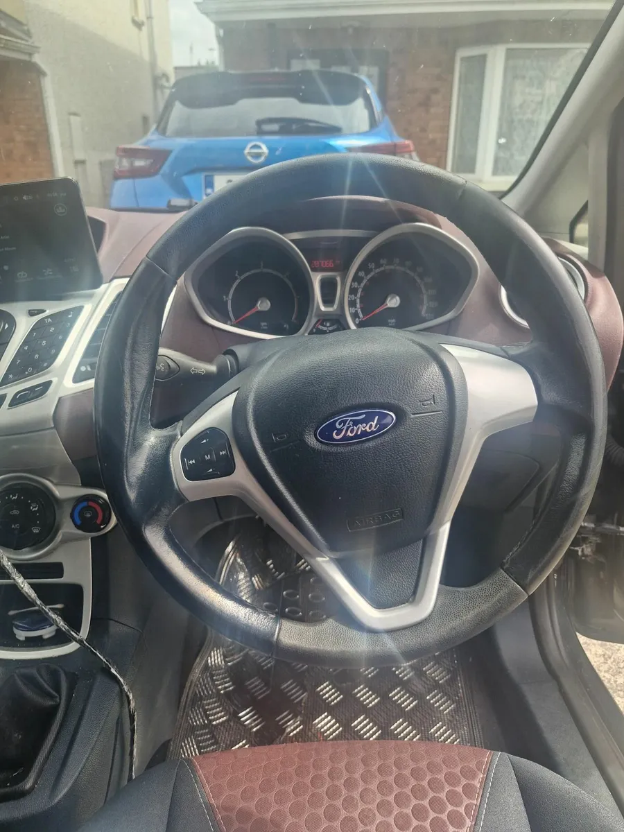 Ford Fiesta 2010 - Image 3