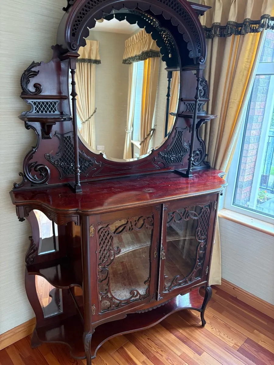 Display Cabinet / mini bar - Image 1