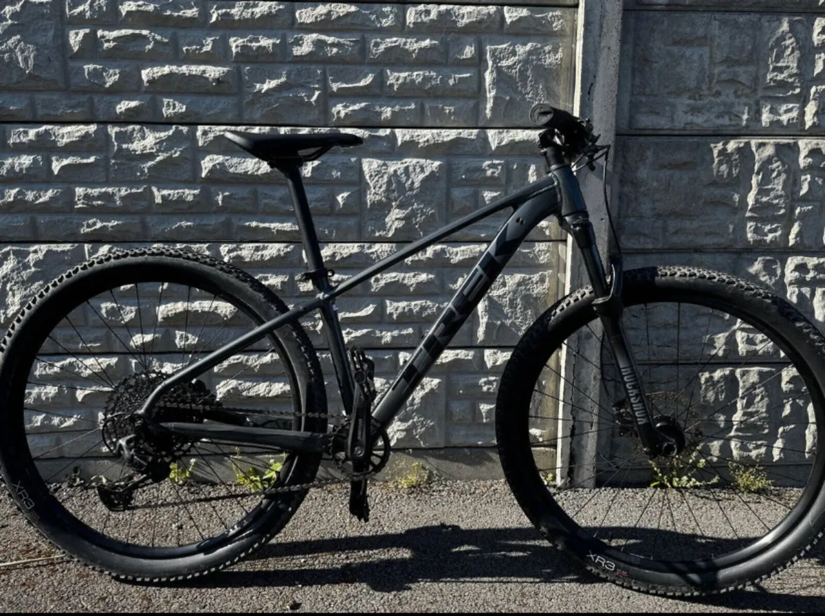 Trek X Caliber 8 Mountain Bike - Image 4