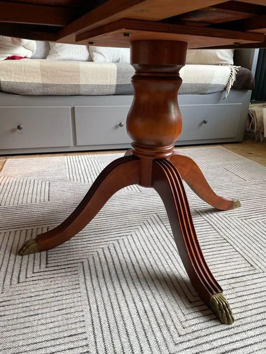 Mahogany Round or Oval Dining Table in Regency Style - Image 4
