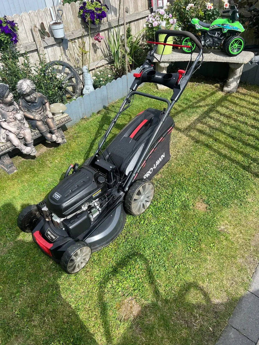 As new Hyundai lawnmower - Image 4