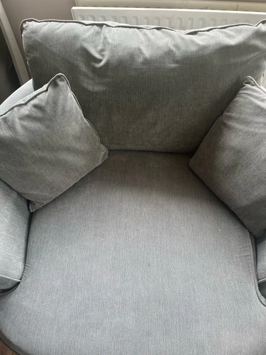 Large swivel armchair - Image 3