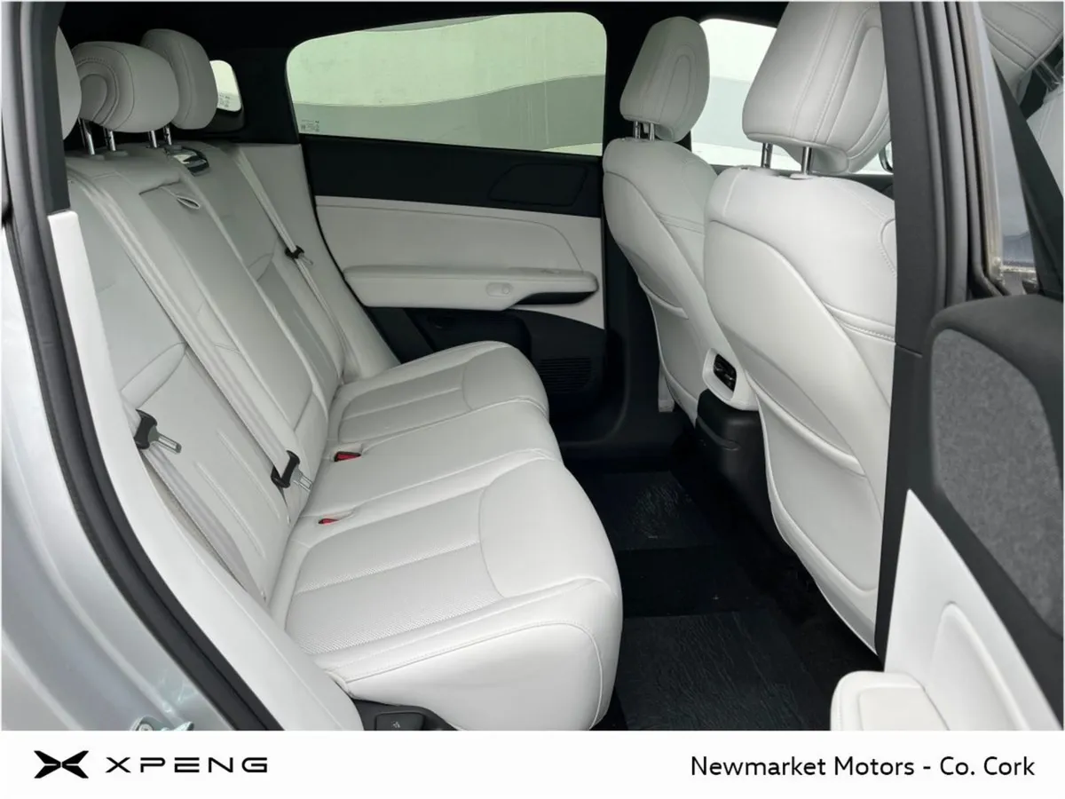XPENG G6 Silver Coupe 66kwh Battery With 435 KM R - Image 4