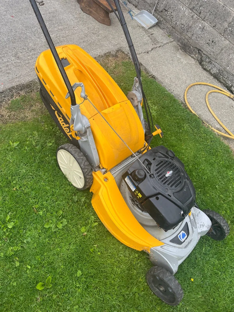 Cub cadet self drive lawn mower - Image 4