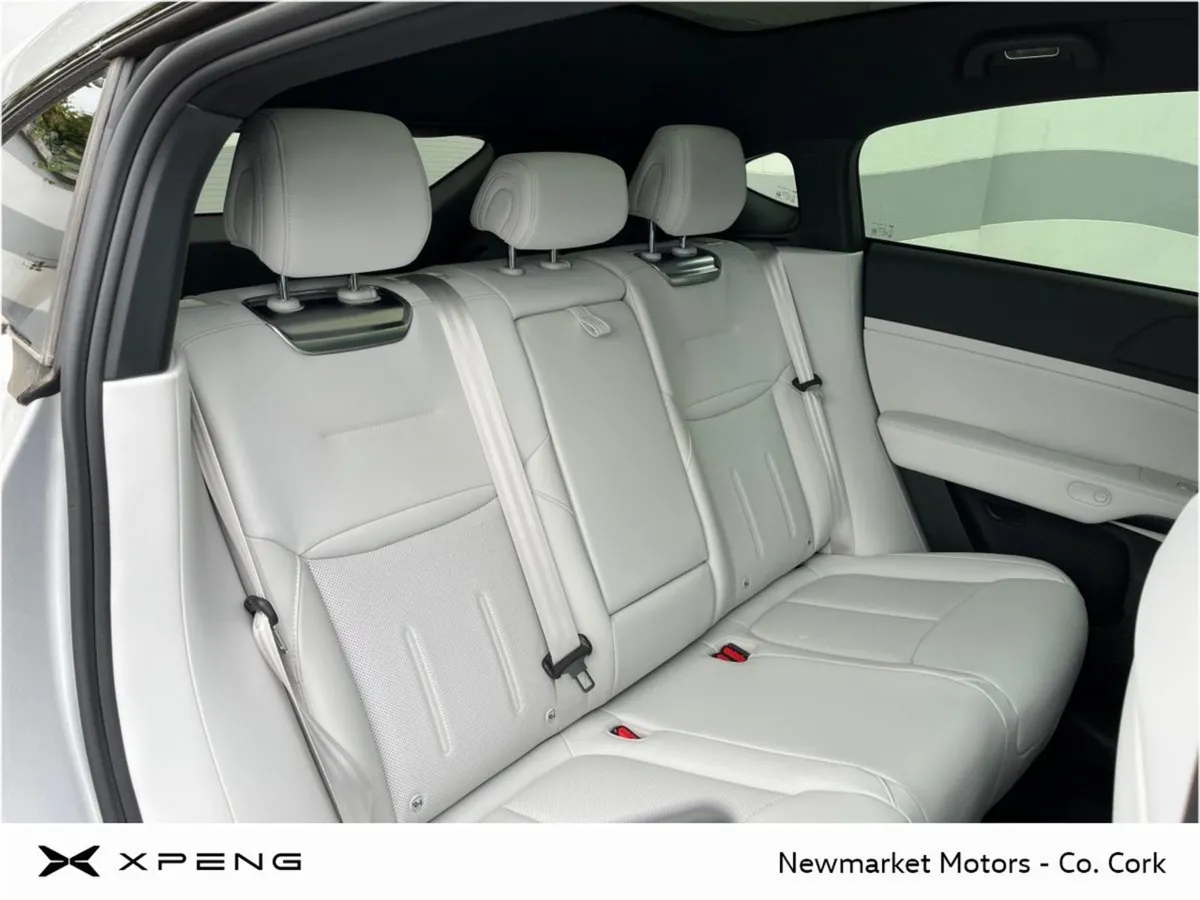 XPENG G6 Silver Coupe 66kwh Battery With 435 KM R - Image 4