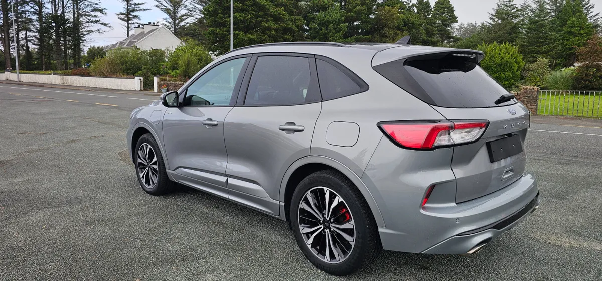 Ford Kuga 2.5 Duratec FHEV St-Line Auto 2022 - Image 4