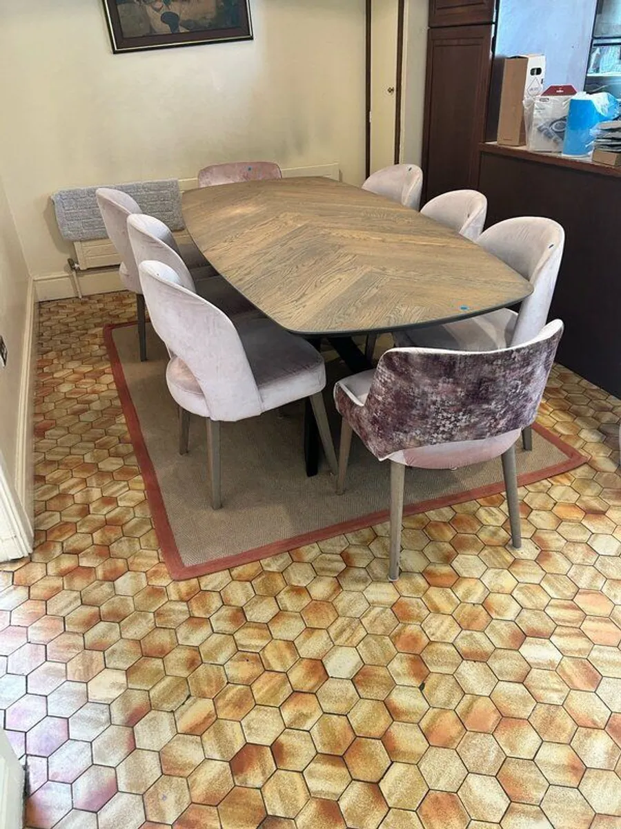 Dining table & Chairs - Image 1