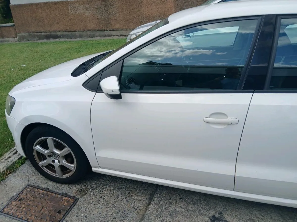 Volkswagen polo 2012 - Image 2