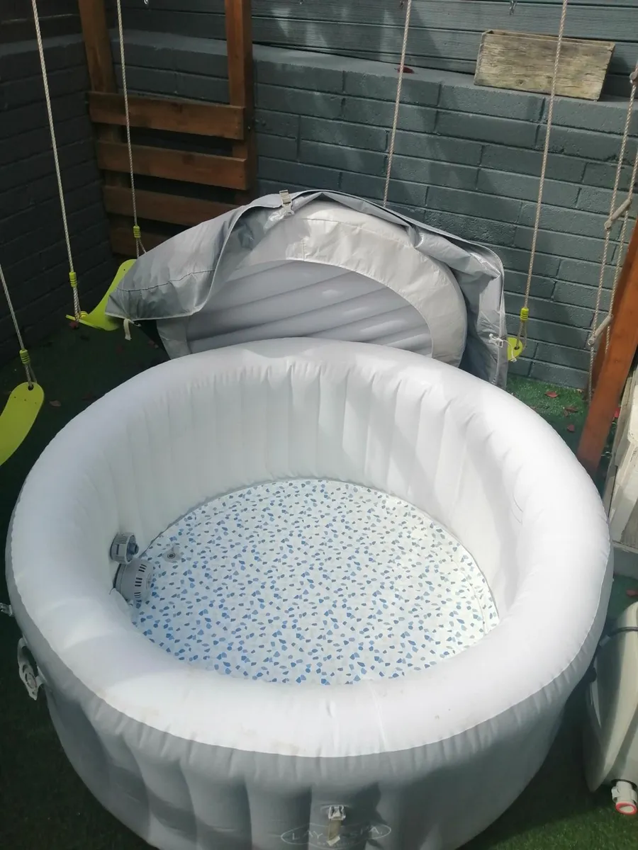 Hottub - Image 1