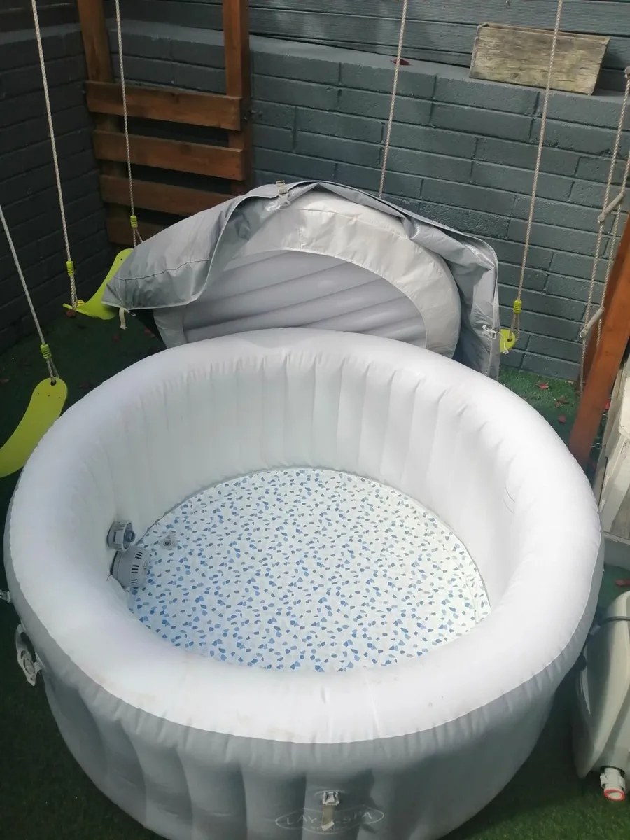 Hottub - Image 2