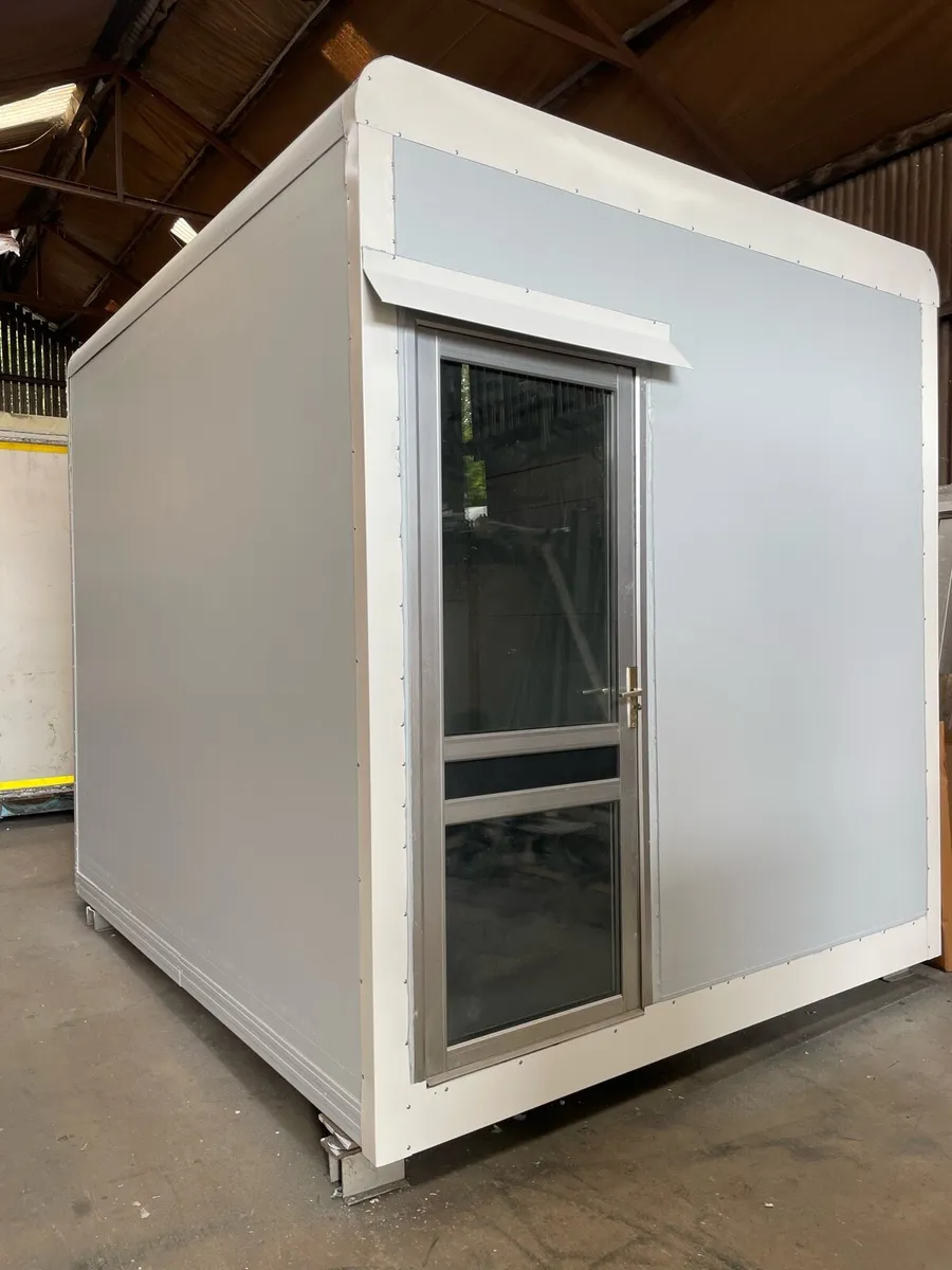 Insulated storage unit - Image 1