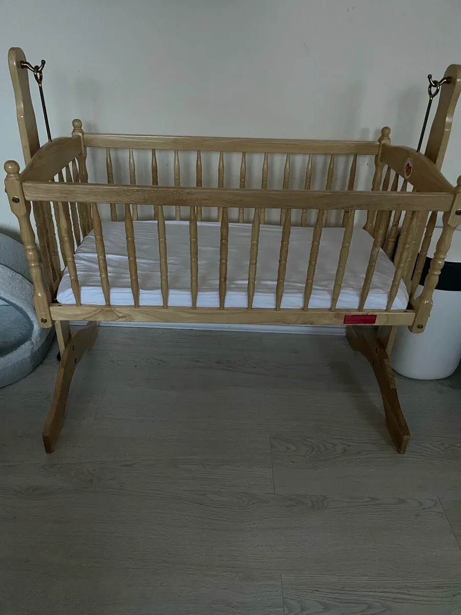 Wooden side bed crib - Image 3