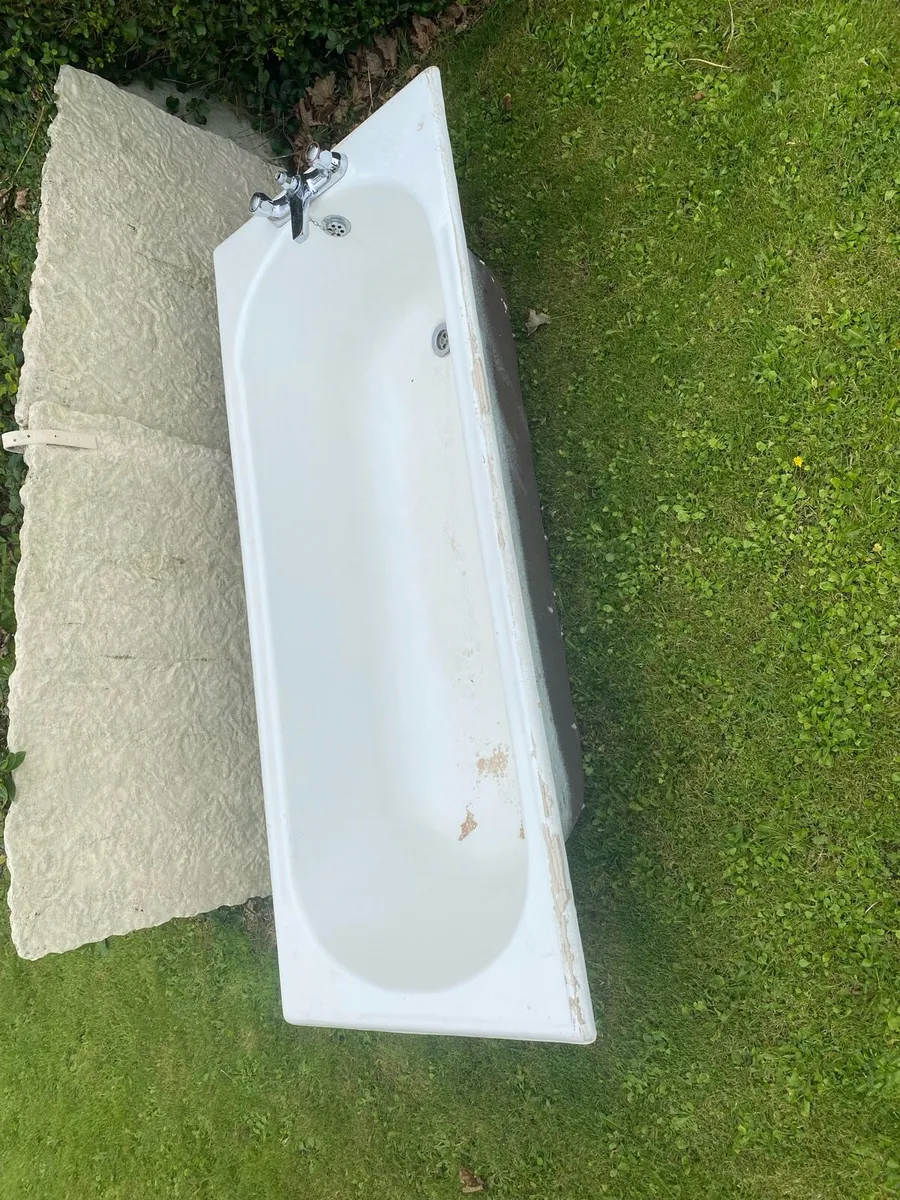 Cast iron bath - Image 2