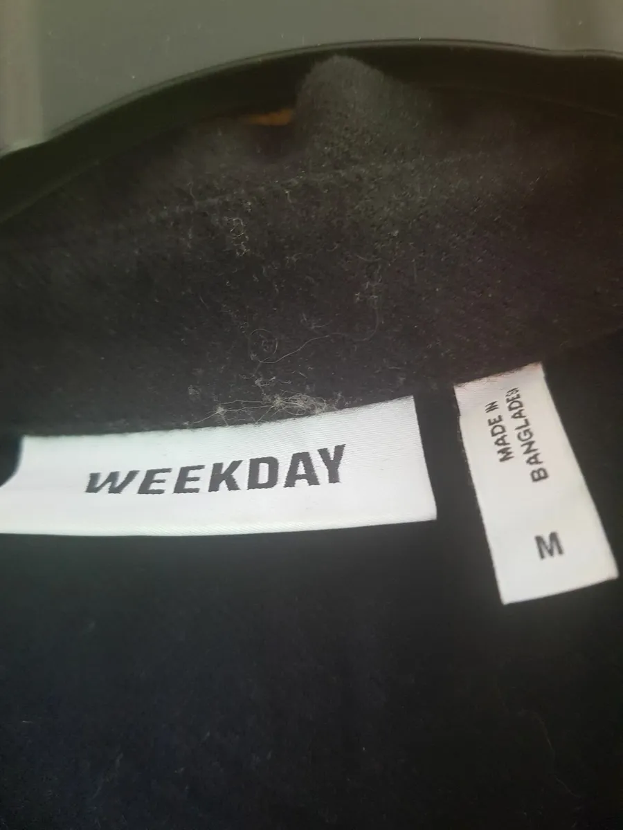 Mens clothing.... sz medium - Image 3