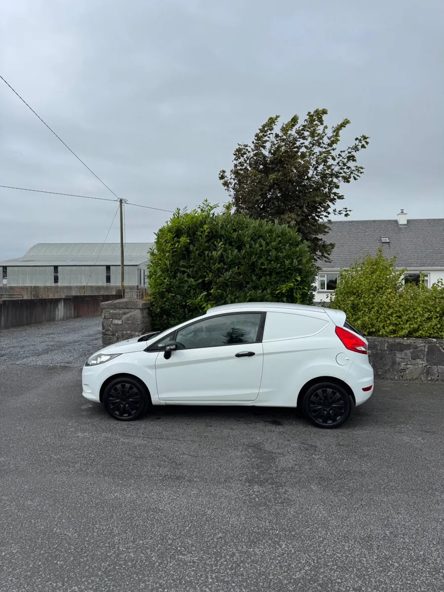 Ford Fiesta 2012 - Image 4