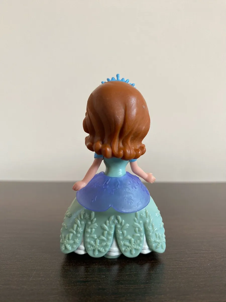Disney Sofia the First Figurine Fashion Doll - Image 2
