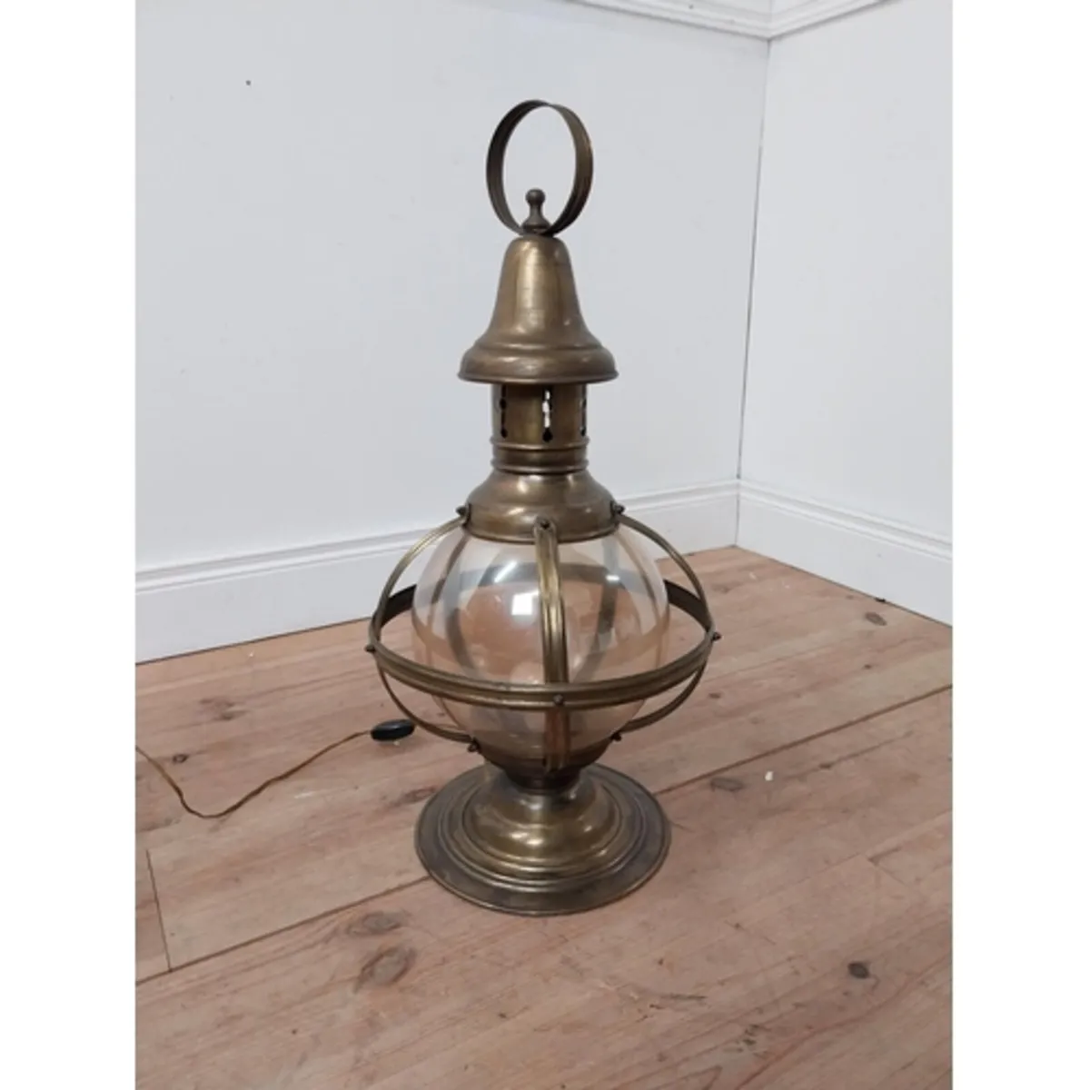 Lamp and door knockers - Image 2