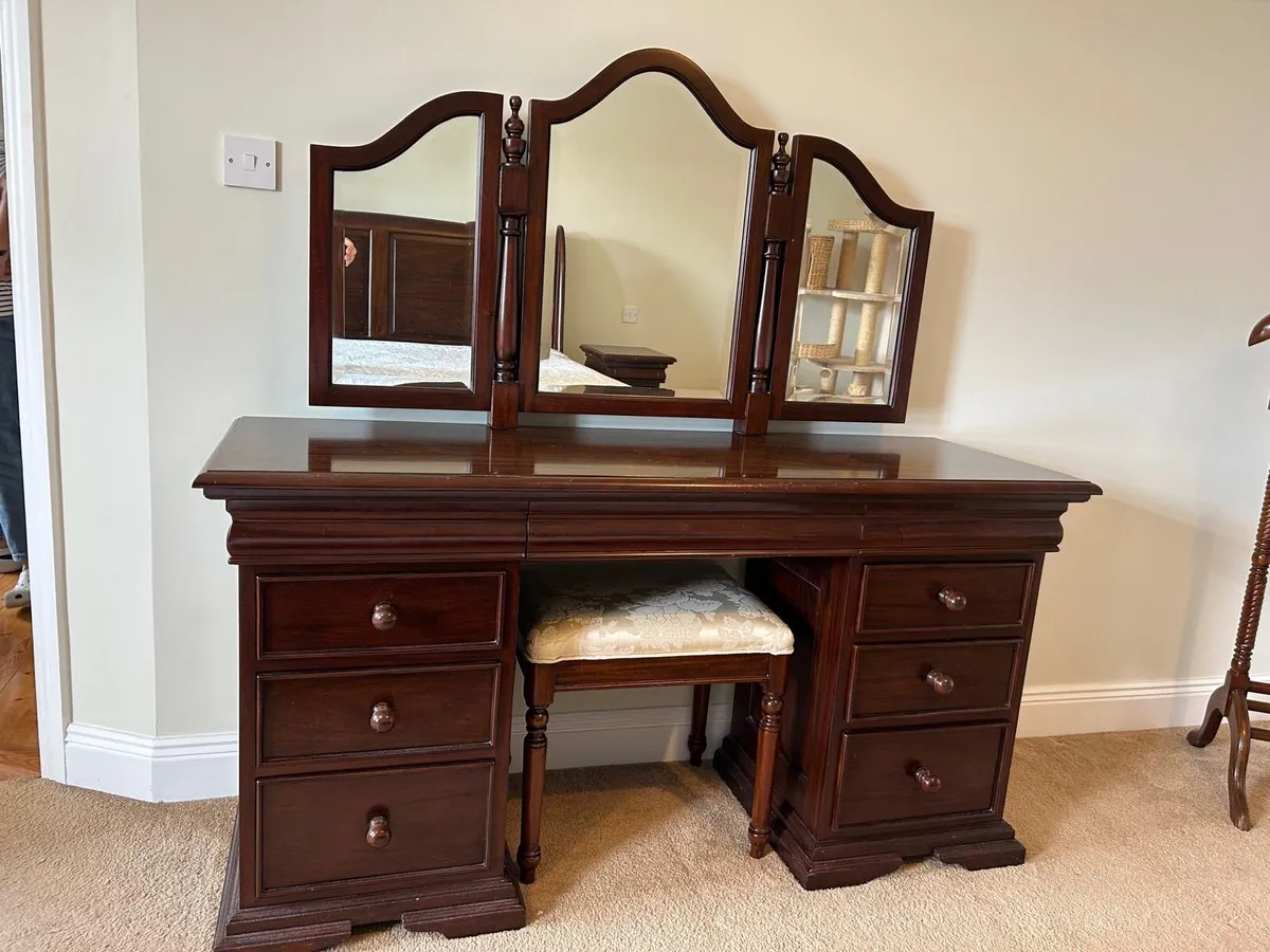 Casey’s Mahogany Master Bedroom Furniture - Image 2