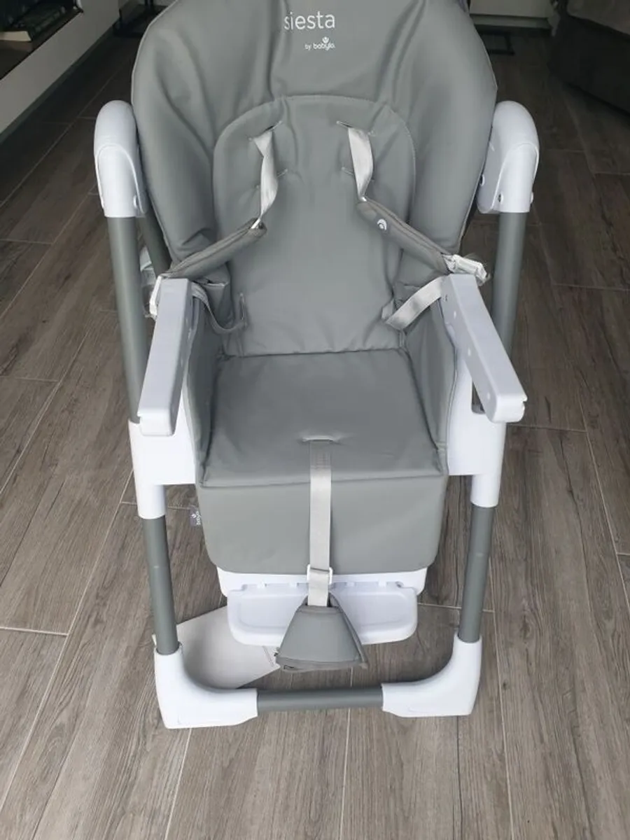 high chair - Image 1
