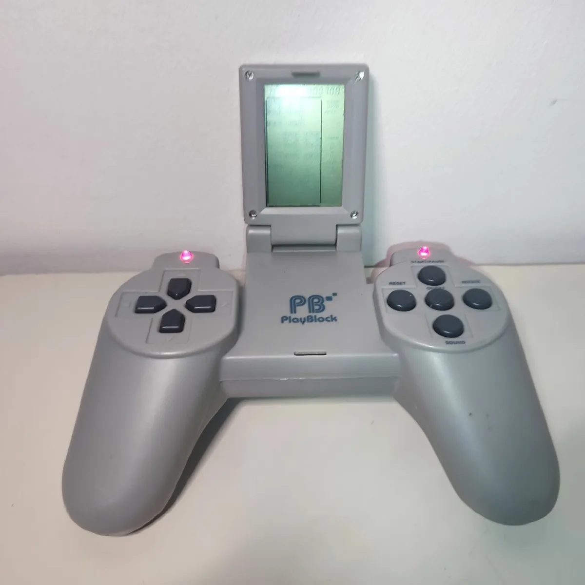 Playblock flip screen video game Hand held block - Image 1