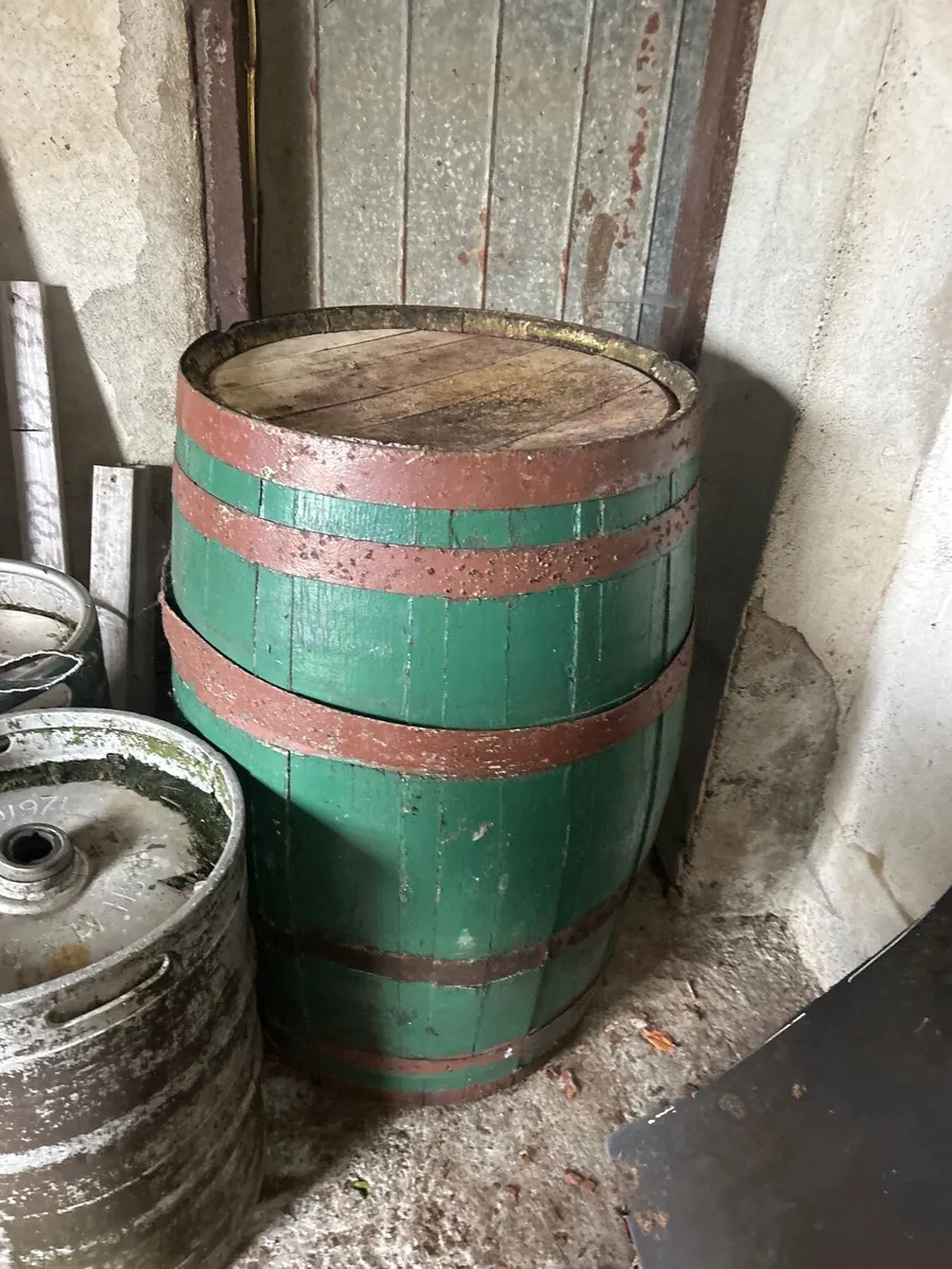 Old oak barrels - Image 3