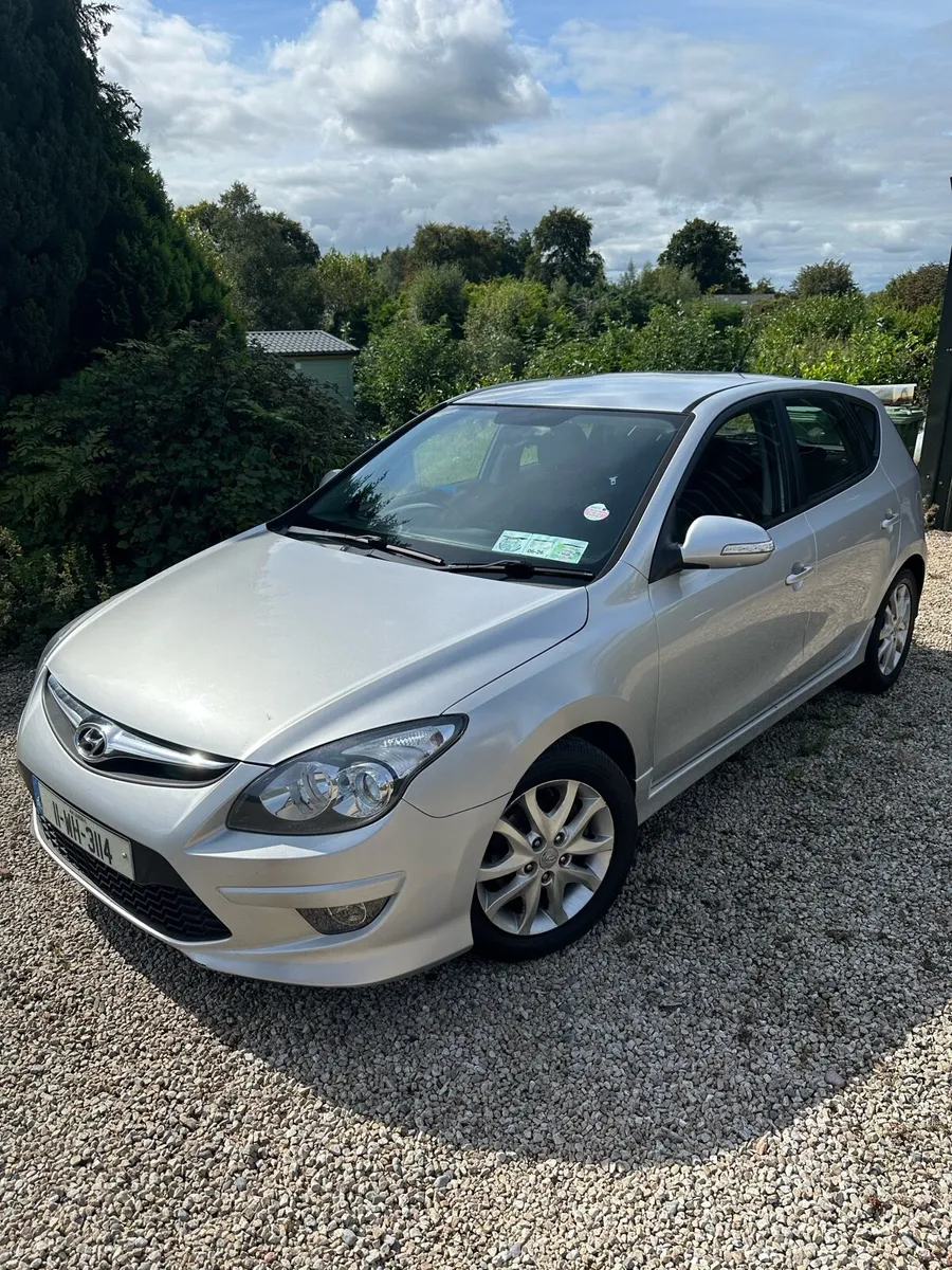 Hyundai i30 1.6L Diesel (just passed NCT) & taxed - Image 1