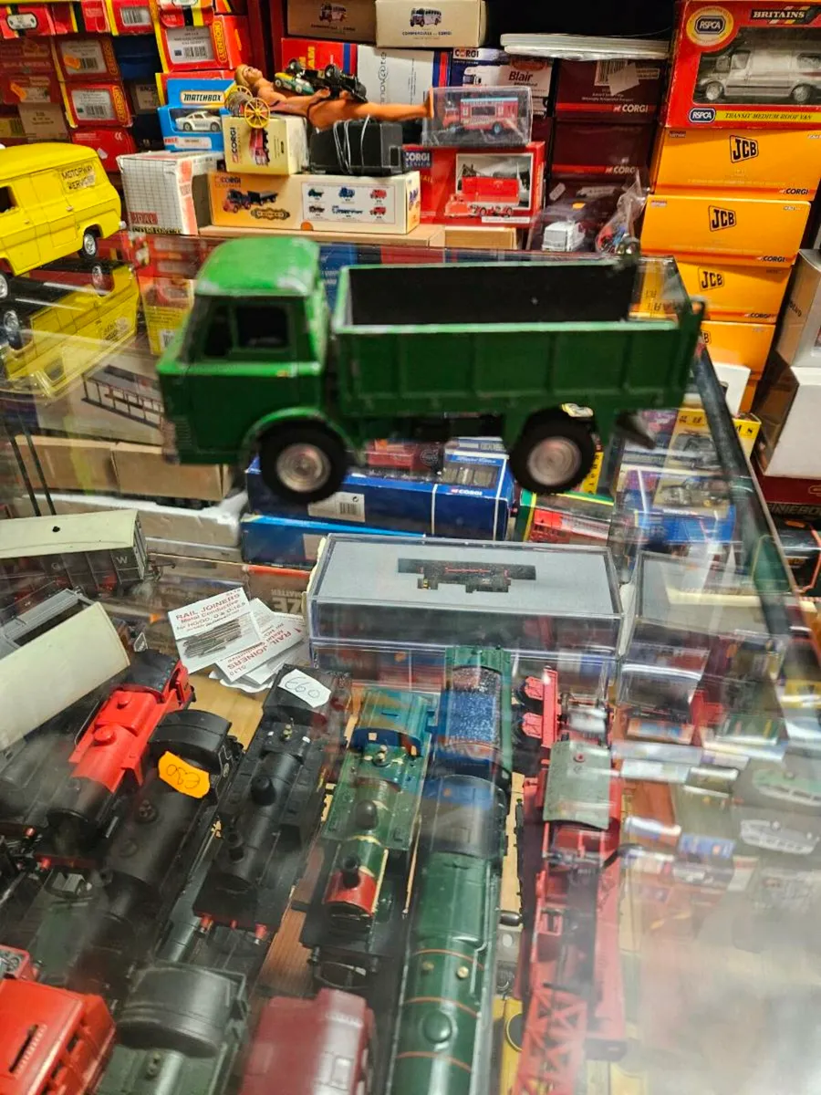 Dinky 1970's Ford Model D Truck - Image 2