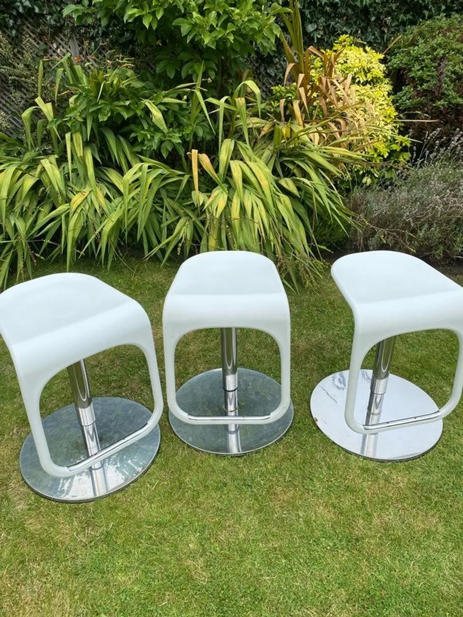 Swivelling Stools x 3 - Height Adjustable - Image 3