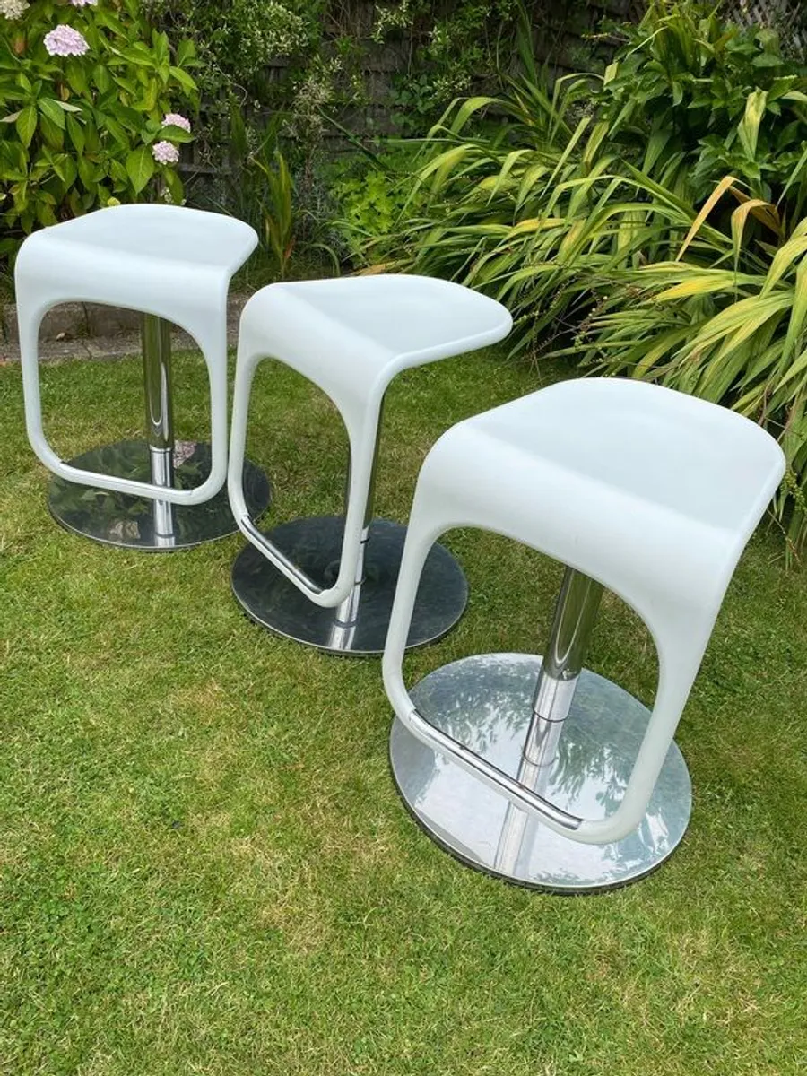 Swivelling Stools x 3 - Height Adjustable - Image 4