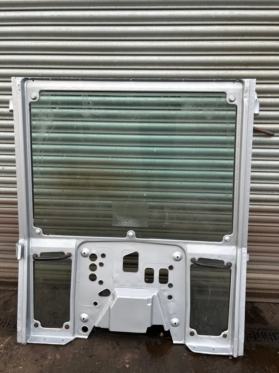 Massey Ferguson 600 Series Front Panel - Image 3