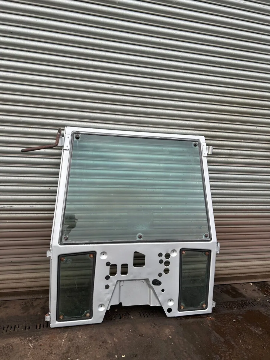 Massey Ferguson 600 Series Front Panel - Image 1
