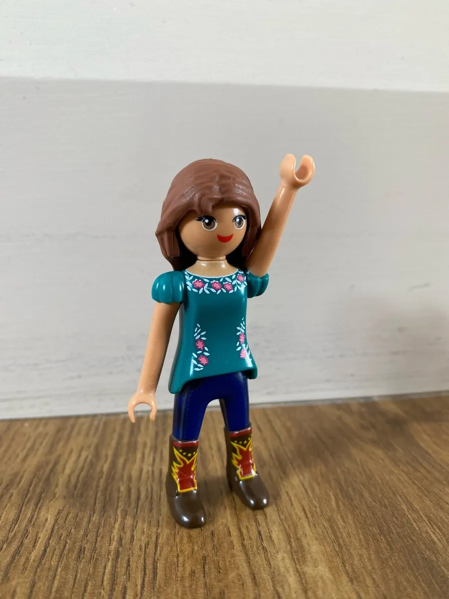 Dreamworks Spirit Riding Free Playmobil Lucky Figu - Image 1