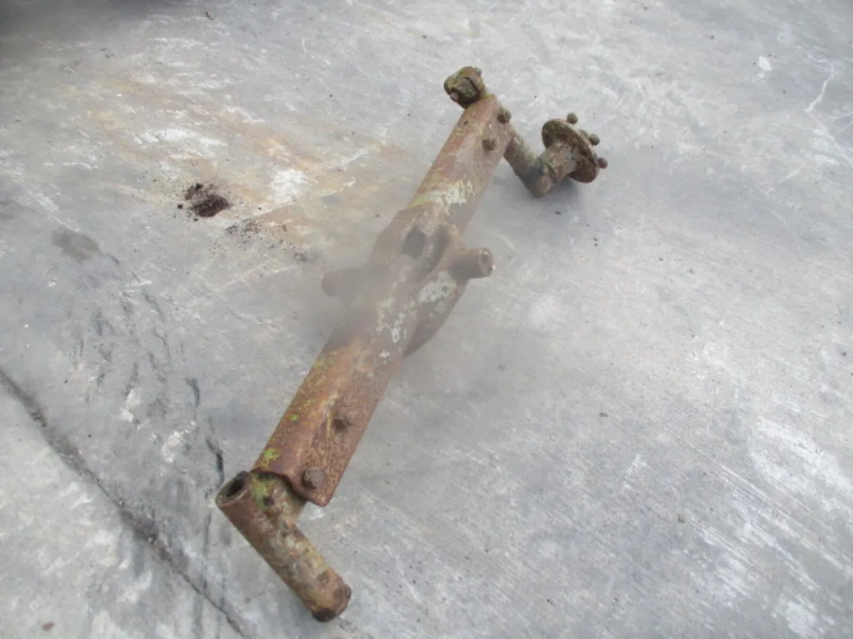 Massey Ferguson 165 front Axle - Image 2