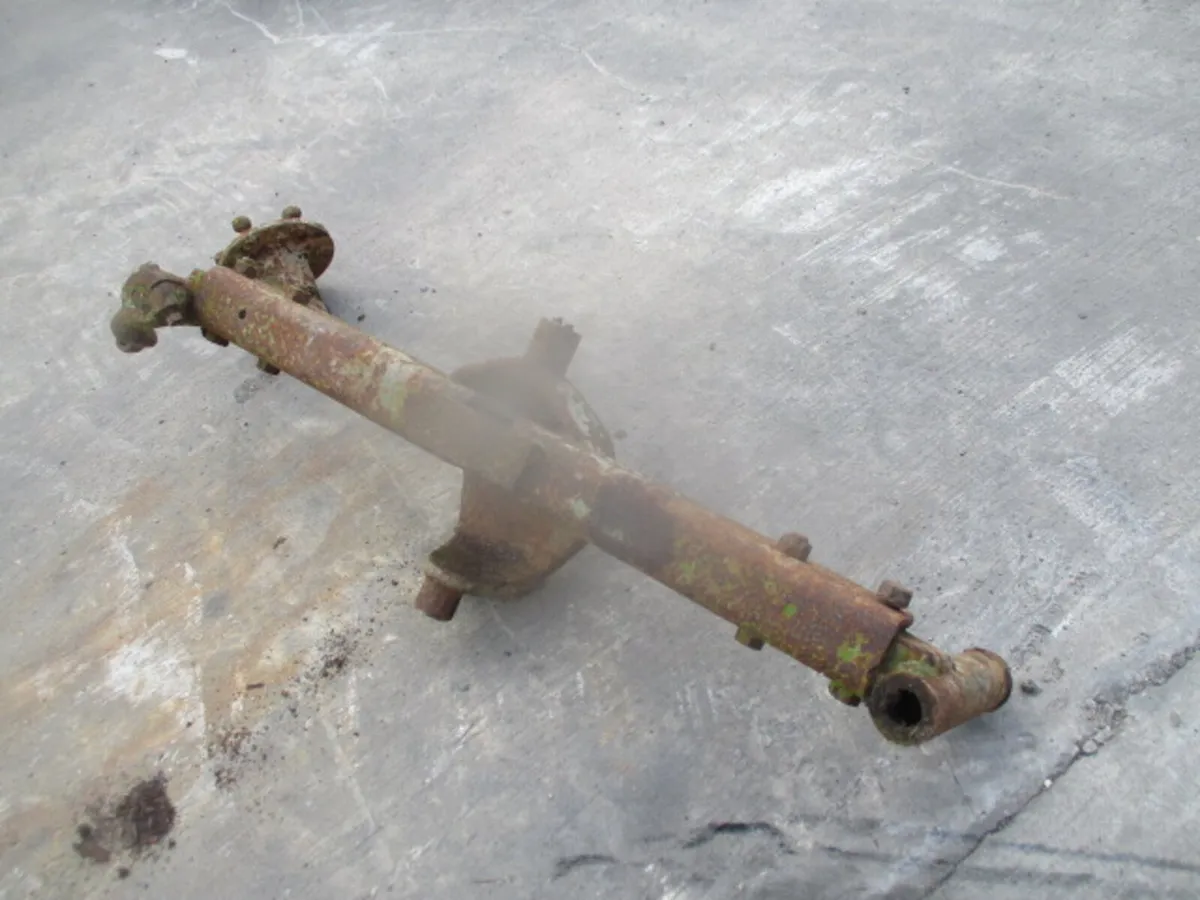 Massey Ferguson 165 front Axle - Image 3