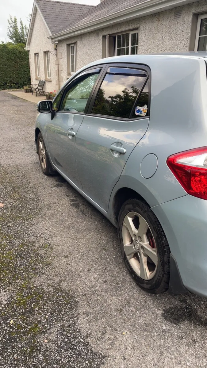 Toyota auris - Image 4