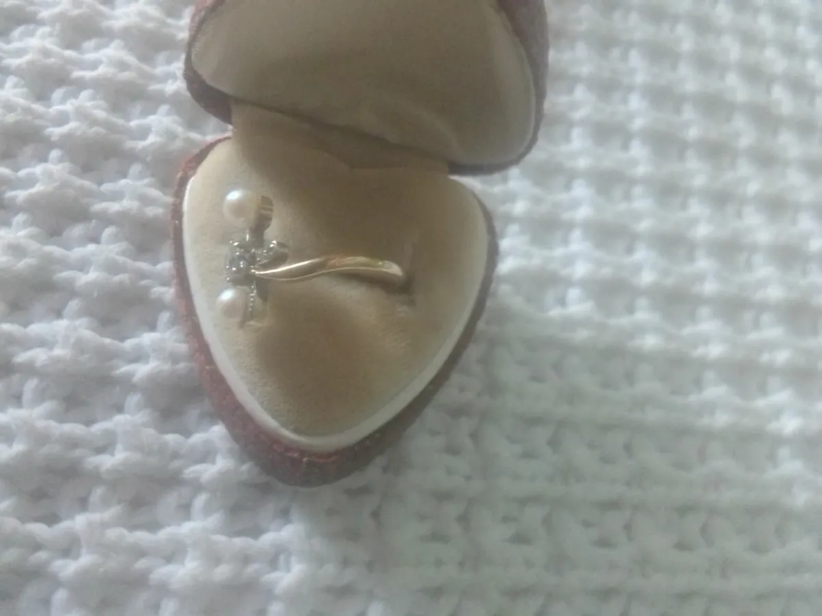 18ct GOLD Diamond 0.60ct & PEARL VICTORIAN RING - Image 4
