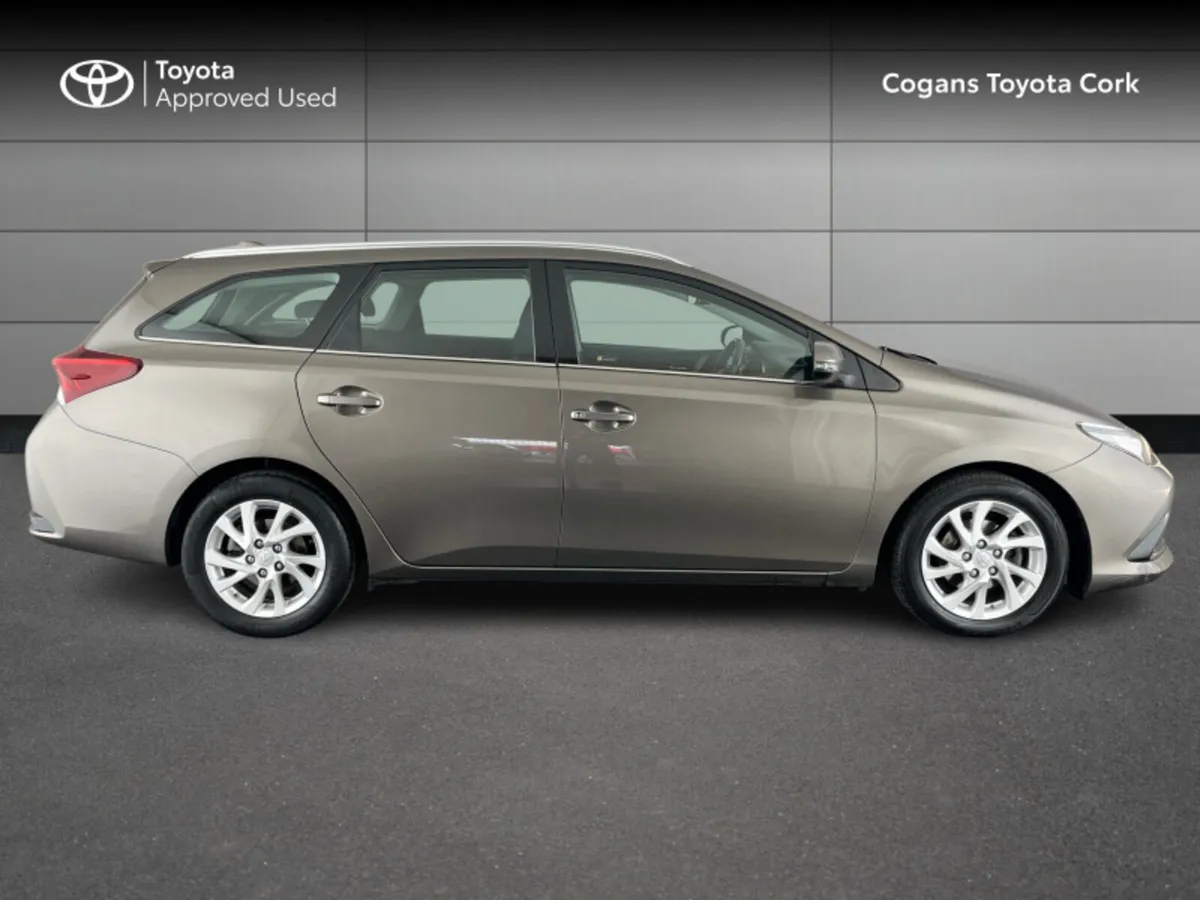 Toyota Auris AURIS 1.4 D4D LUNA T/SP - Image 3