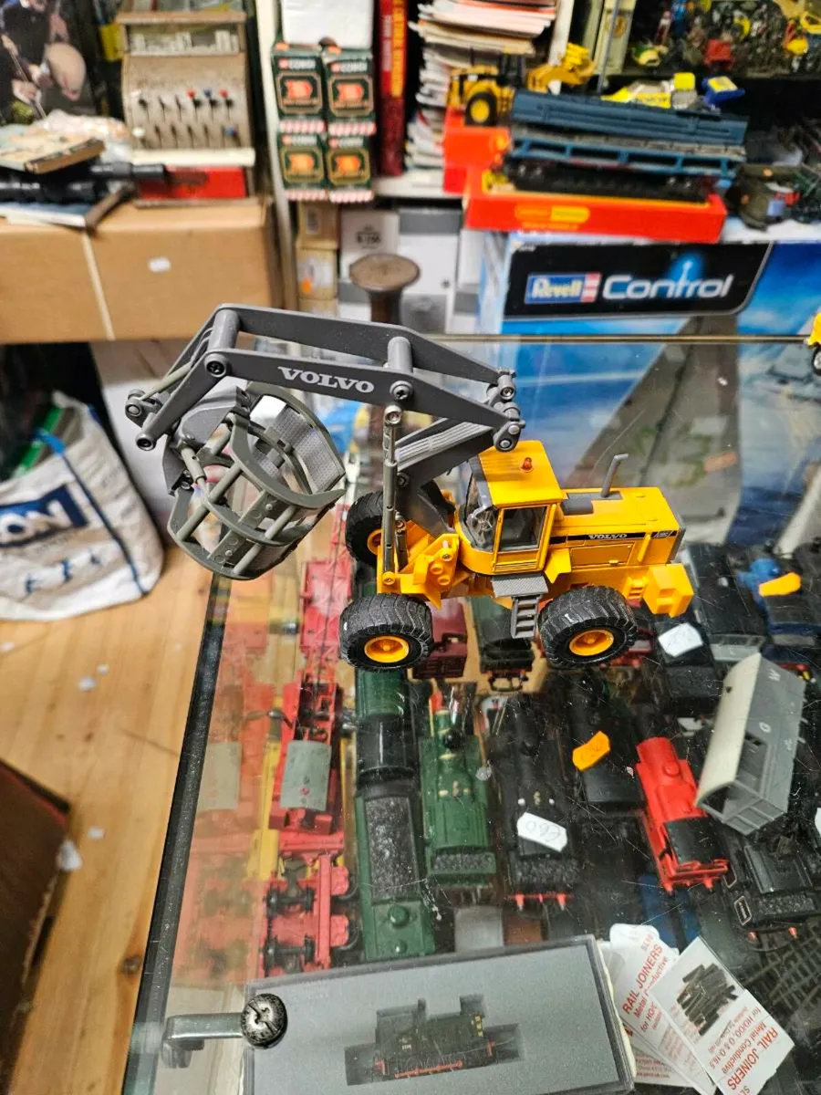 Corgi Volvo Log Loader - Image 1